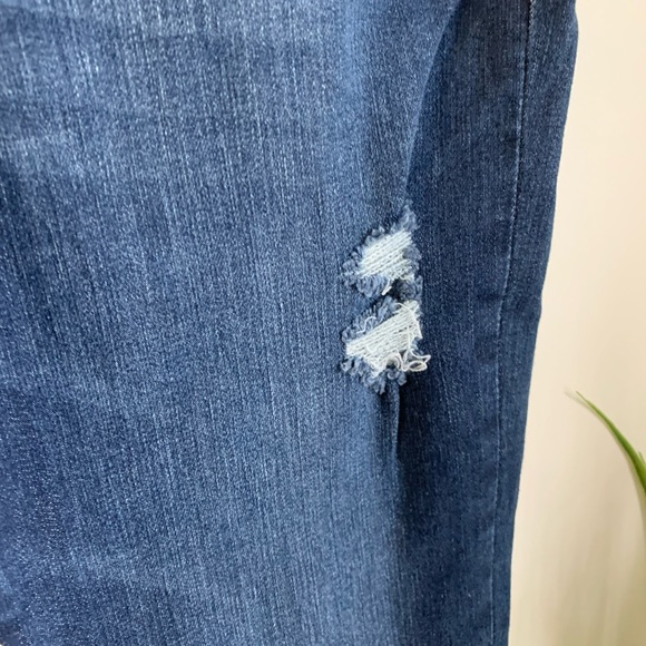 Never Dream Alone Denim Stretch Distressed Straight Leg Jeans Size 7 Size 28 - Picture 6 of 8